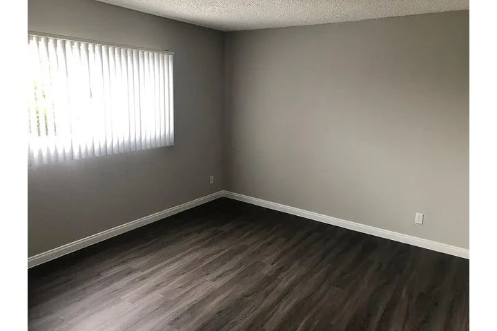 $700 : Se renta sala a señora o señor image 1