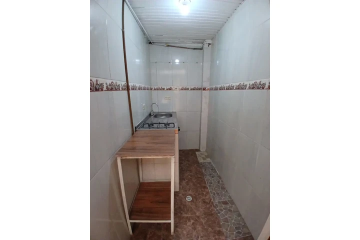 $450000 : ARRIENDO HABITACIÓN image 2
