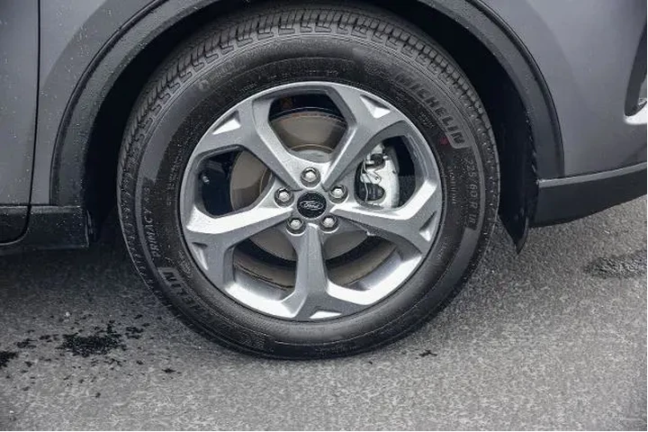 $33690 : Ford Escape 2025 ST-Line 4dr image 9