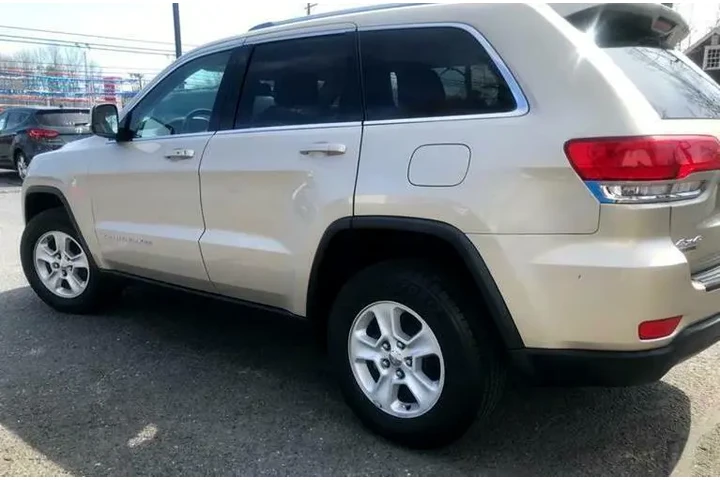 $9999 : 2014 Grand Cherokee image 2