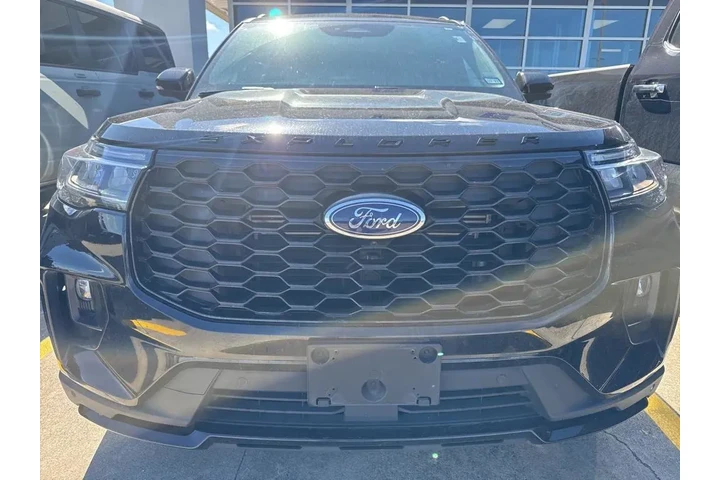 $38084 : Ford Explorer 2025 AWD ST-Li image 1