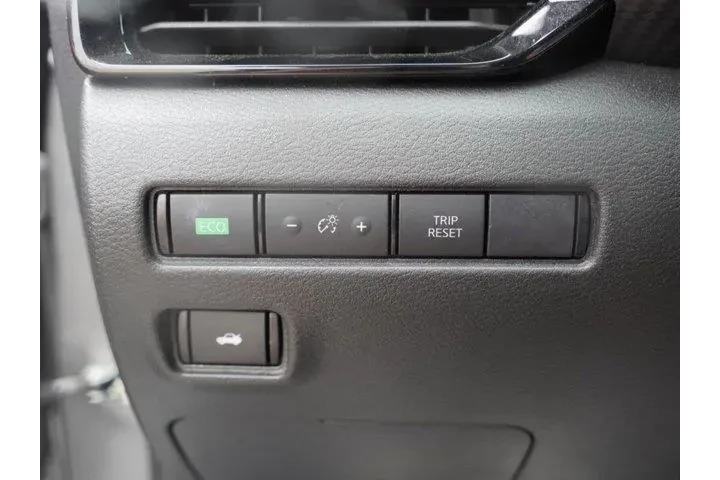 $18290 : Nissan Sentra 2024 SV 4dr Se image 10