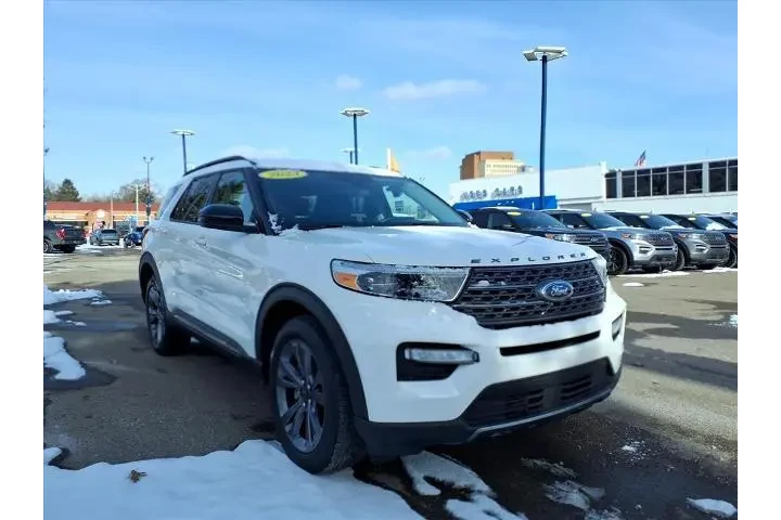 $33980 : Ford Explorer 2023 AWD XLT 4 image 3