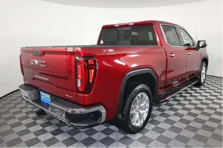 $29993 : GMC Sierra 1500 2019 4x4 SLT image 3