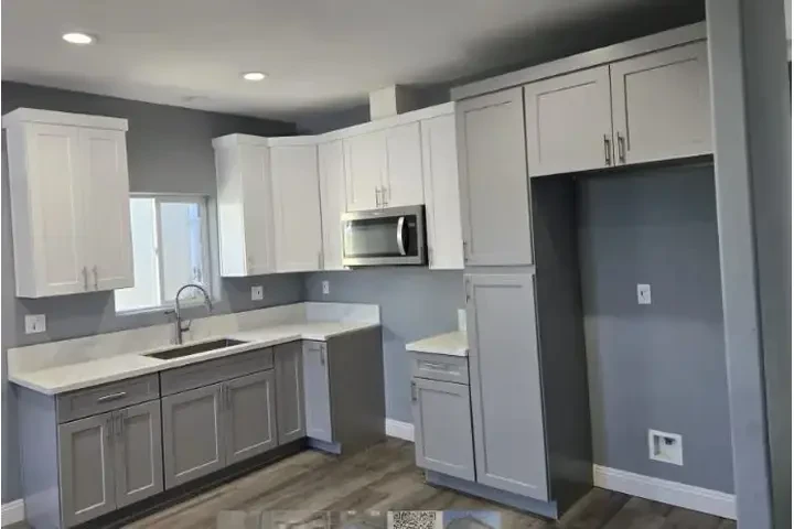 $3500 : LARGE 3 BED, 4 BA, APT. image 5