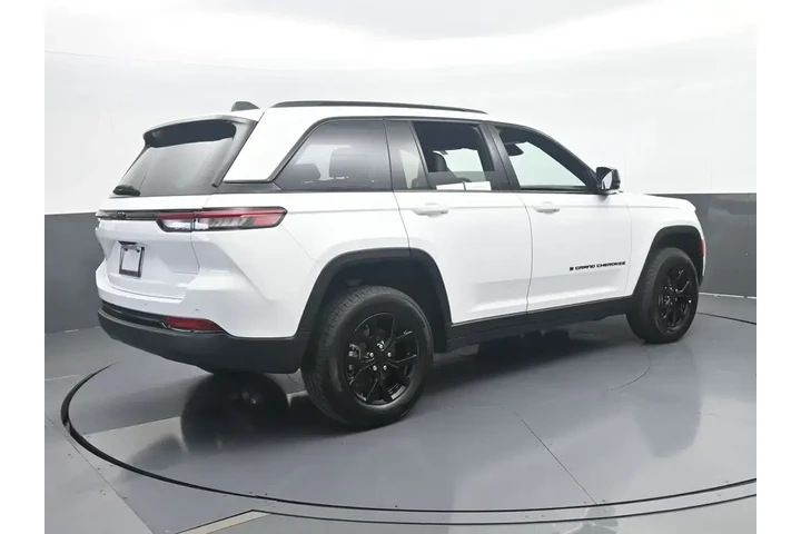 $35000 : Jeep Grand Cherokee 2025 4x2 image 6