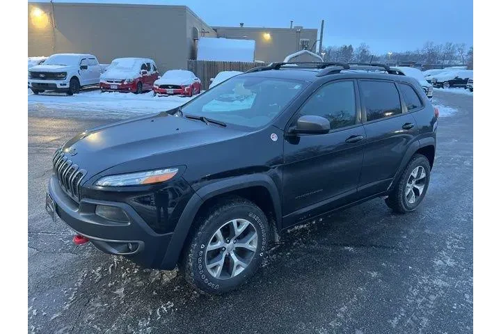 $11055 : Jeep Cherokee 2017 4x4 Trail image 2