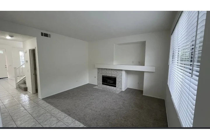 $1250 : 3  dormitorios y dos image 3