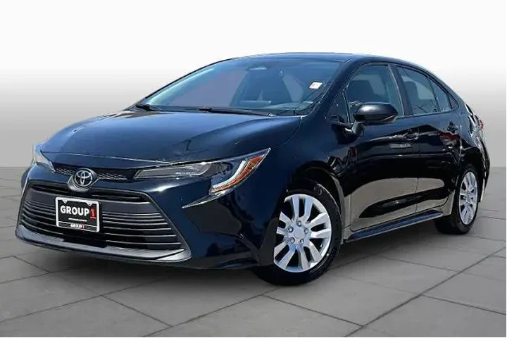 $21938 : Toyota Corolla 2024 LE 4dr S image 1