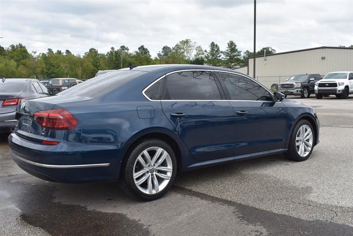 2018 Passat 2.0T SE image 9