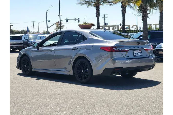 $29792 : Toyota Camry 2025 SE 4dr Sed image 6