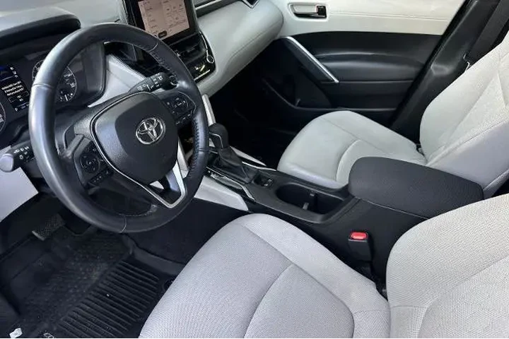 $23495 : Toyota Corolla Cross 2023 AW image 9