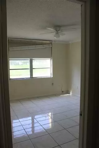 $2300 : North Miami Beach. Aventura image 2