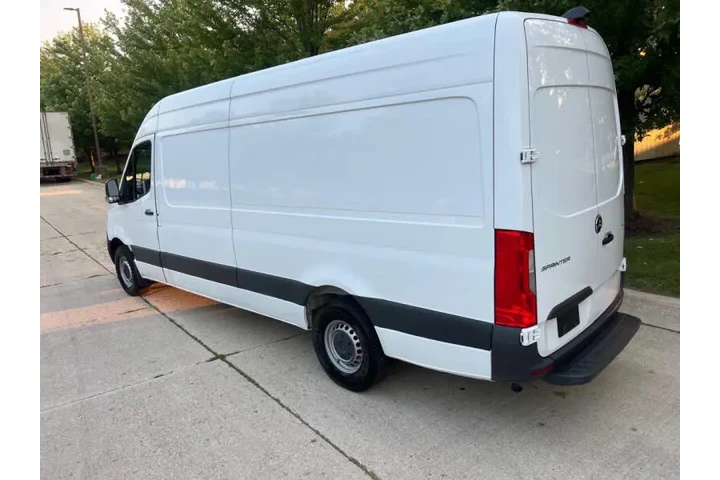 $28995 : 2022 Mercedes-Benz Sprinter 2 image 4