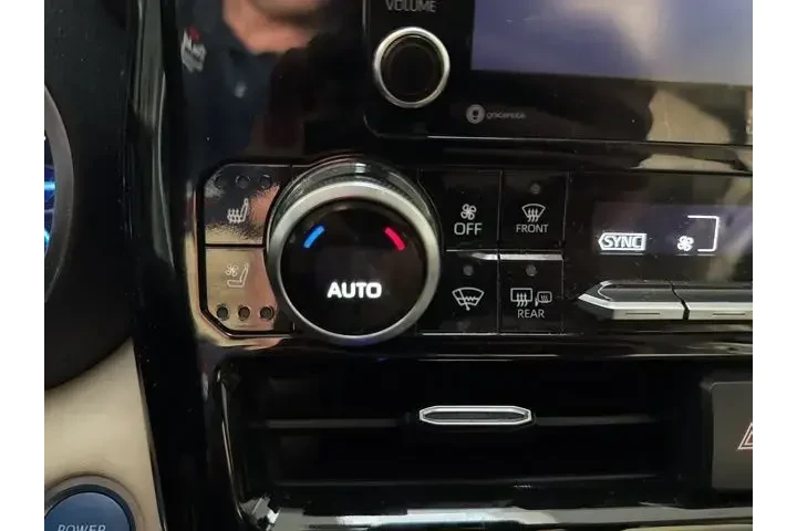 $31724 : Toyota Highlander Hybrid 202 image 10