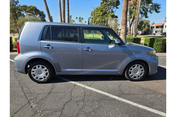 $5950 : 2011 xB image 9