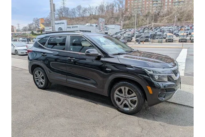 $21895 : Kia Seltos 2023 AWD S 4dr SU image 5