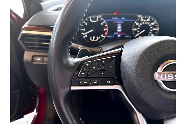 2023 Altima 2.5 SR AWD image 9