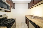 $1400 : 1Bed 1Bath & Studio Apt in, LA thumbnail