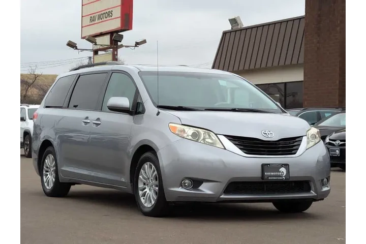$15974 : 2014 Sienna XLE 7-Passenger A image 3