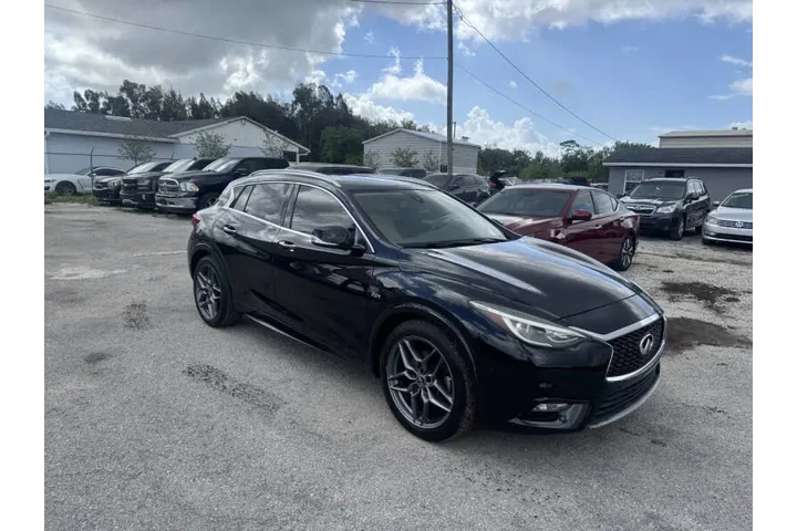 $8497 : 2017 QX30 Premium image 4