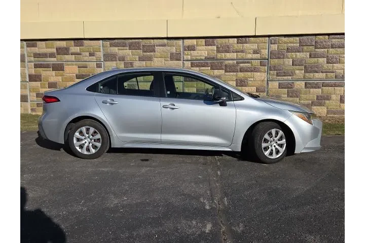 $16655 : Toyota Corolla 2020 LE 4dr S image 2