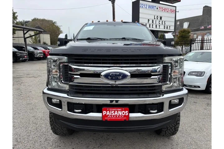 2018 F-250 XLT image 2