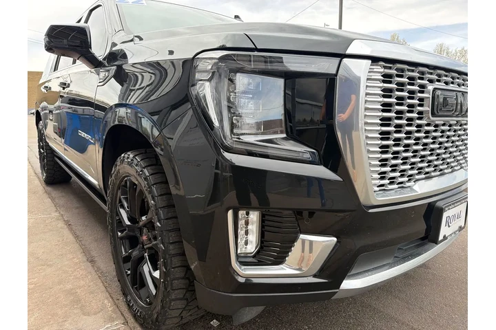 $48995 : 2022 GMC Yukon XL 4WD Denali image 9
