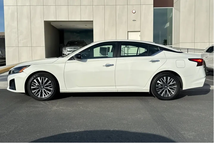 $20900 : Nissan Altima 2025 2.5 SV 4d image 6