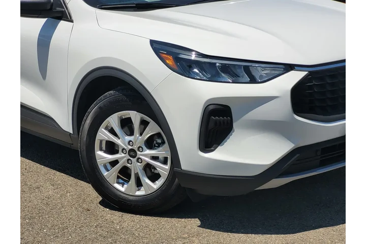 $18999 : Ford Escape 2023 Active 4dr image 9
