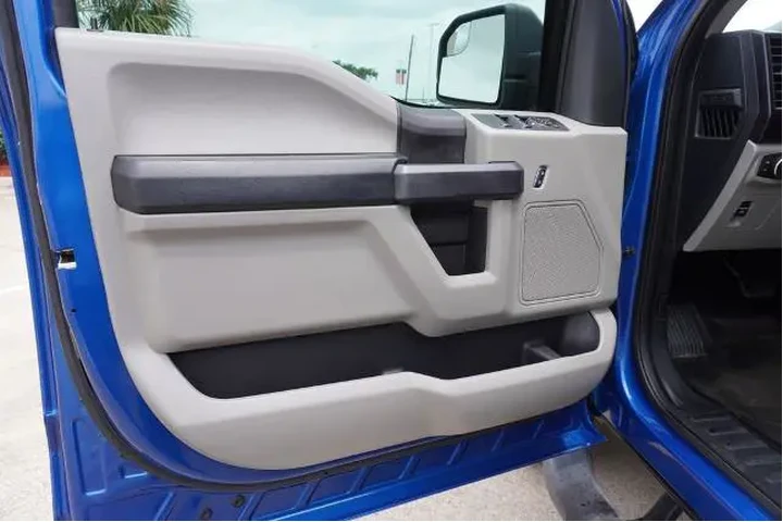 $21750 : Ford F-150 2017 4x4 XLT 4dr image 8