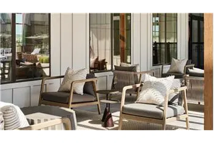 $2100 : Rental property with 2 bedro image 2