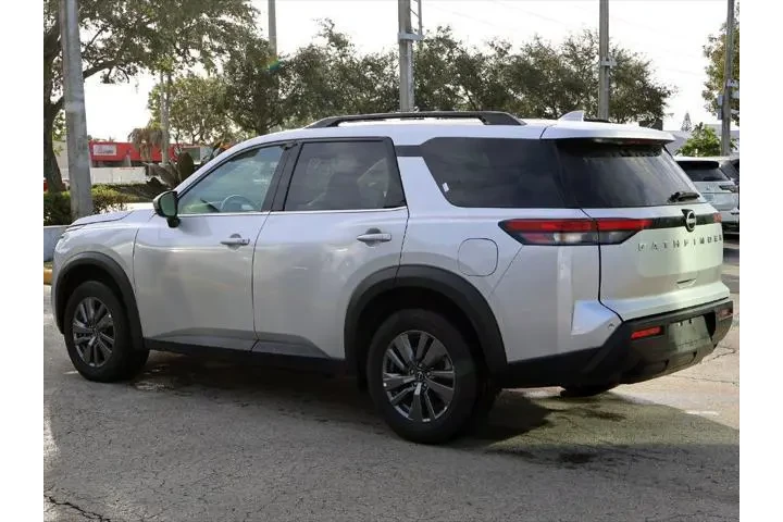 $28590 : Nissan Pathfinder 2025 SV 4d image 8