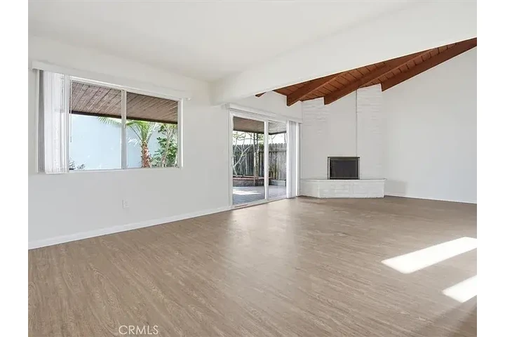 $1300 : 2011 W Katella Ave, Anaheim, C image 6