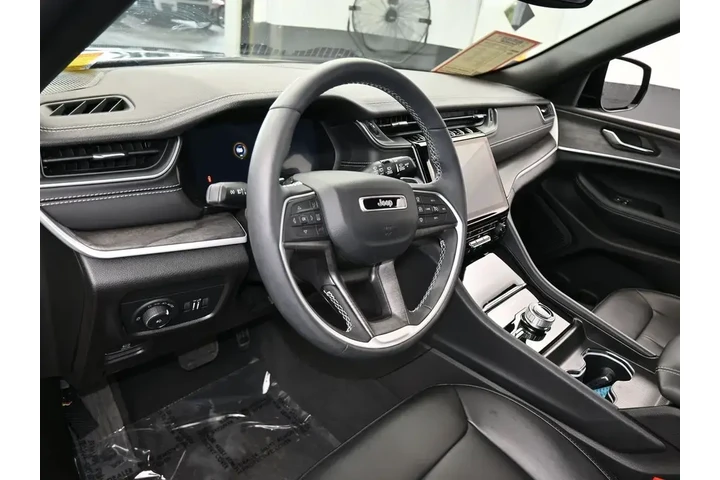 $32895 : Jeep Grand Cherokee 2024 4x4 image 10