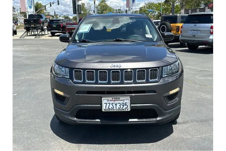 $14000 : Jeep Compass 2018 4x4 Sport image 2