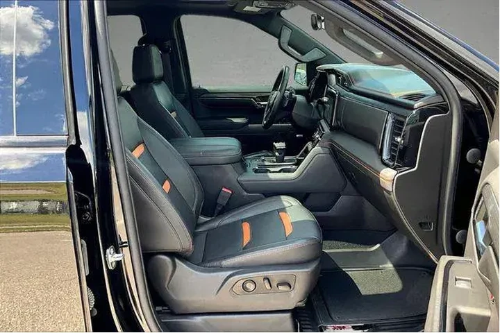 $39887 : GMC Sierra 1500 2023 4x4 AT4 image 7