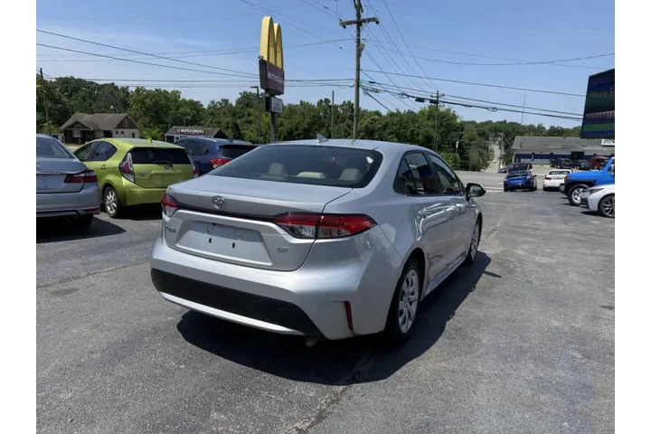 $17995 : 2022 Corolla LE image 4
