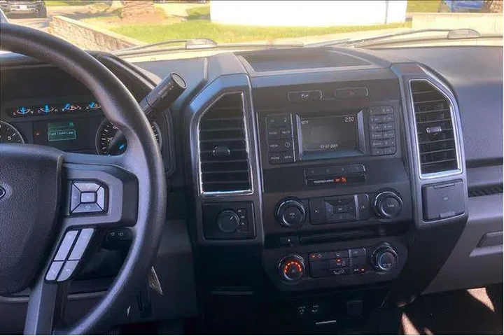 $25985 : Ford F-150 2015 4x4 XLT 4dr image 6