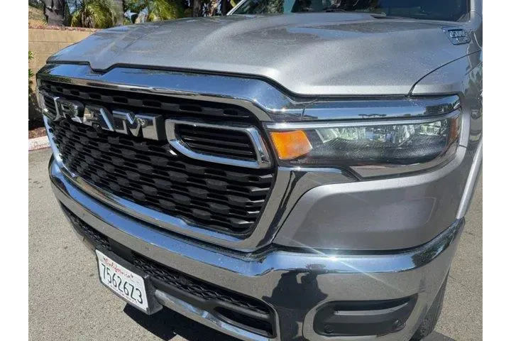 $35967 : Ram 1500 2025 4x4 Big Horn 4 image 5