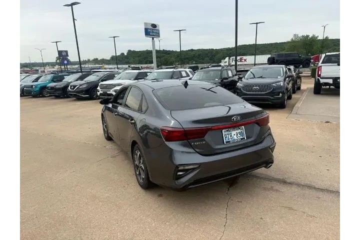 $14492 : Kia Forte 2019 LXS 4dr Sedan image 7