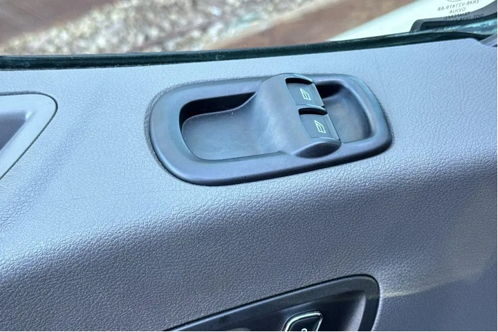 $31175 : Ford Transit 2023 250 3dr SW image 10