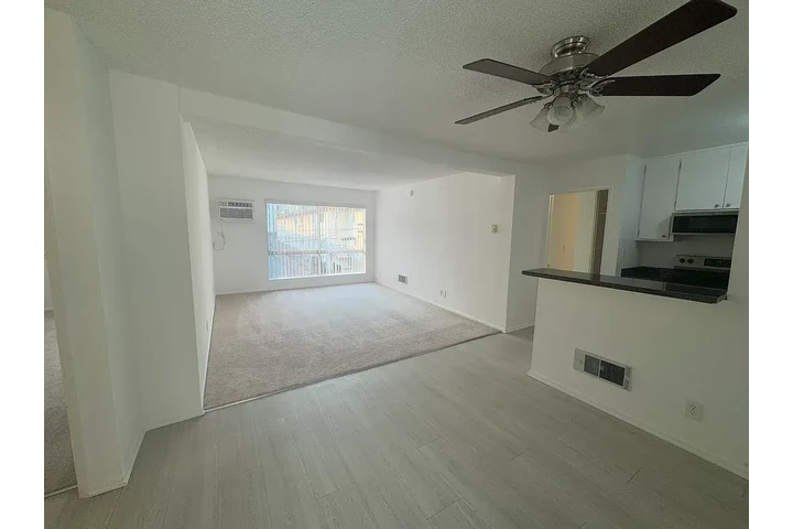 $1150 : Renta Depto 1Rec 1Baño + Park image 10