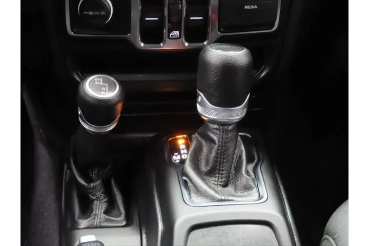 $30207 : Jeep Gladiator 2021 4x4 Will image 8