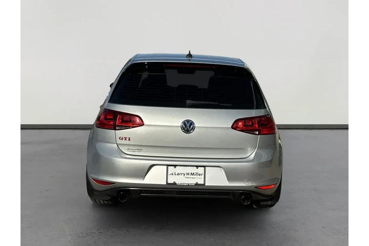 Volkswagen Golf GTI 2017 SE image 5