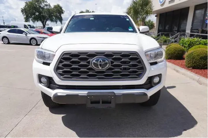 $39725 : Toyota Tacoma 2023 4x4 TRD S image 2