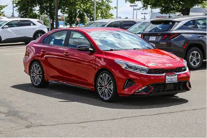 $21992 : Kia Forte 2023 GT 4dr Sedan image 6