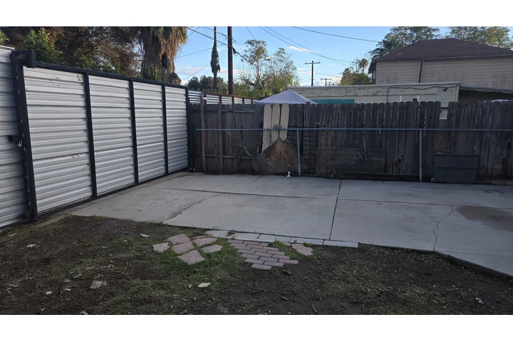 $3100 : Casa Recién Remodelada RENTA image 9