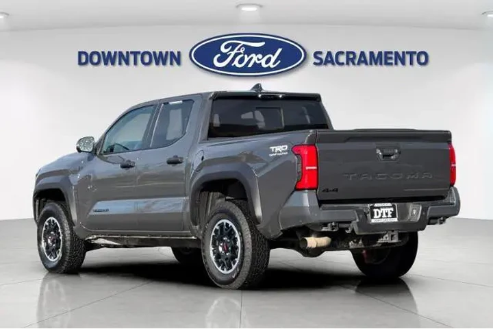 $39400 : Toyota Tacoma 2025 4x4 TRD O image 8