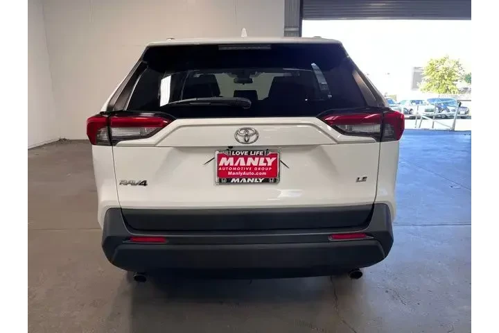 $21877 : Toyota RAV4 2019 LE 4dr SUV image 4